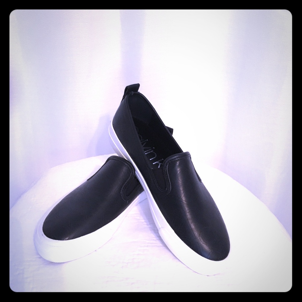 NWOT Calvin Klein Black Leather Slip On’s 6.5 -7.5